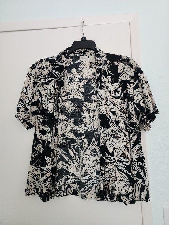 Erika Tops - Erika Black And White Hawaiian button down shirt